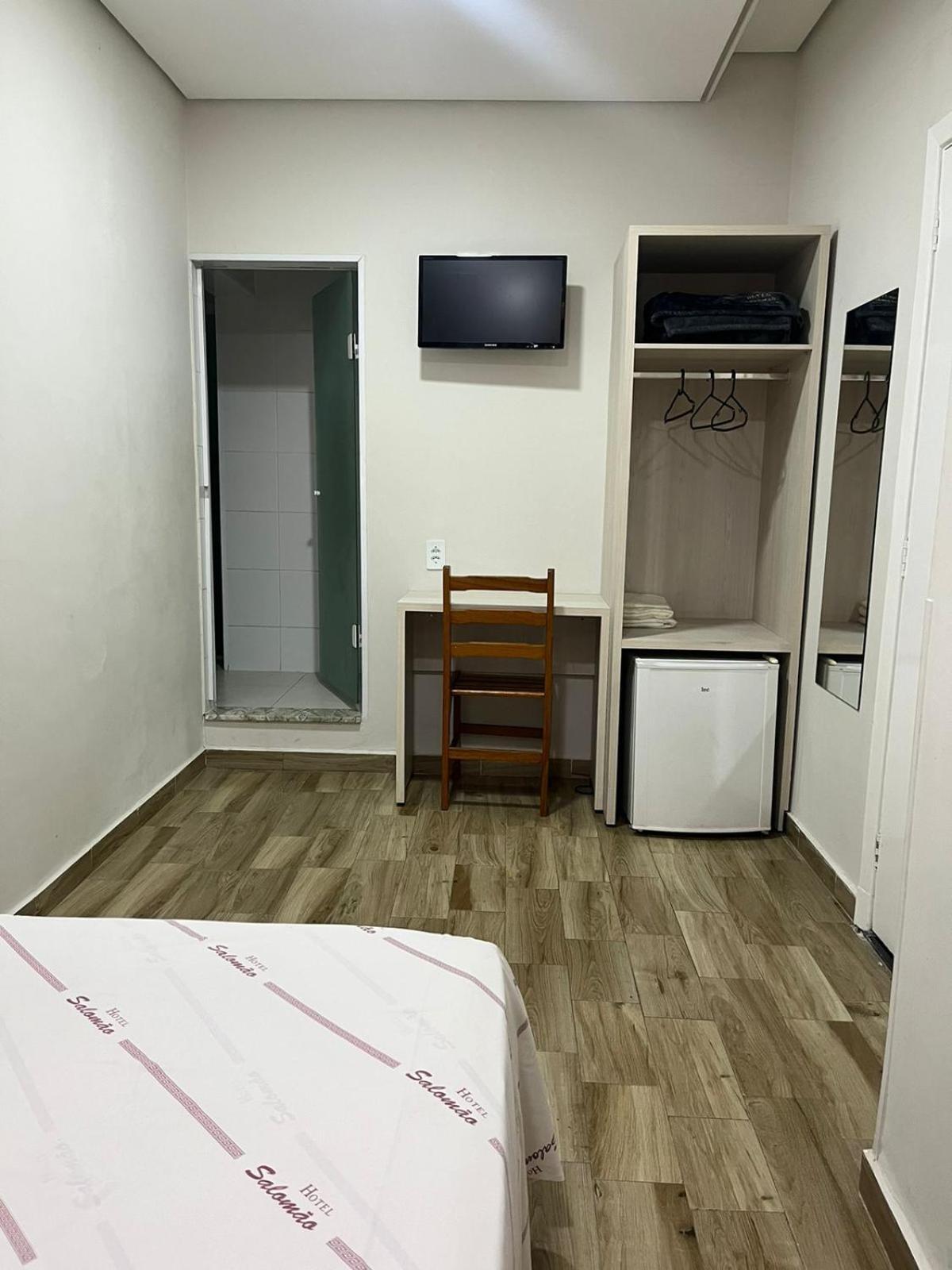 Hotel Salomão - Próximo A 25 De Março, Bom Retiro, Brás E Rua Santa Efigênia, A 2 Minutos Do Mirante Sampa Sky E Pista De Skate Anhangabaú 2*