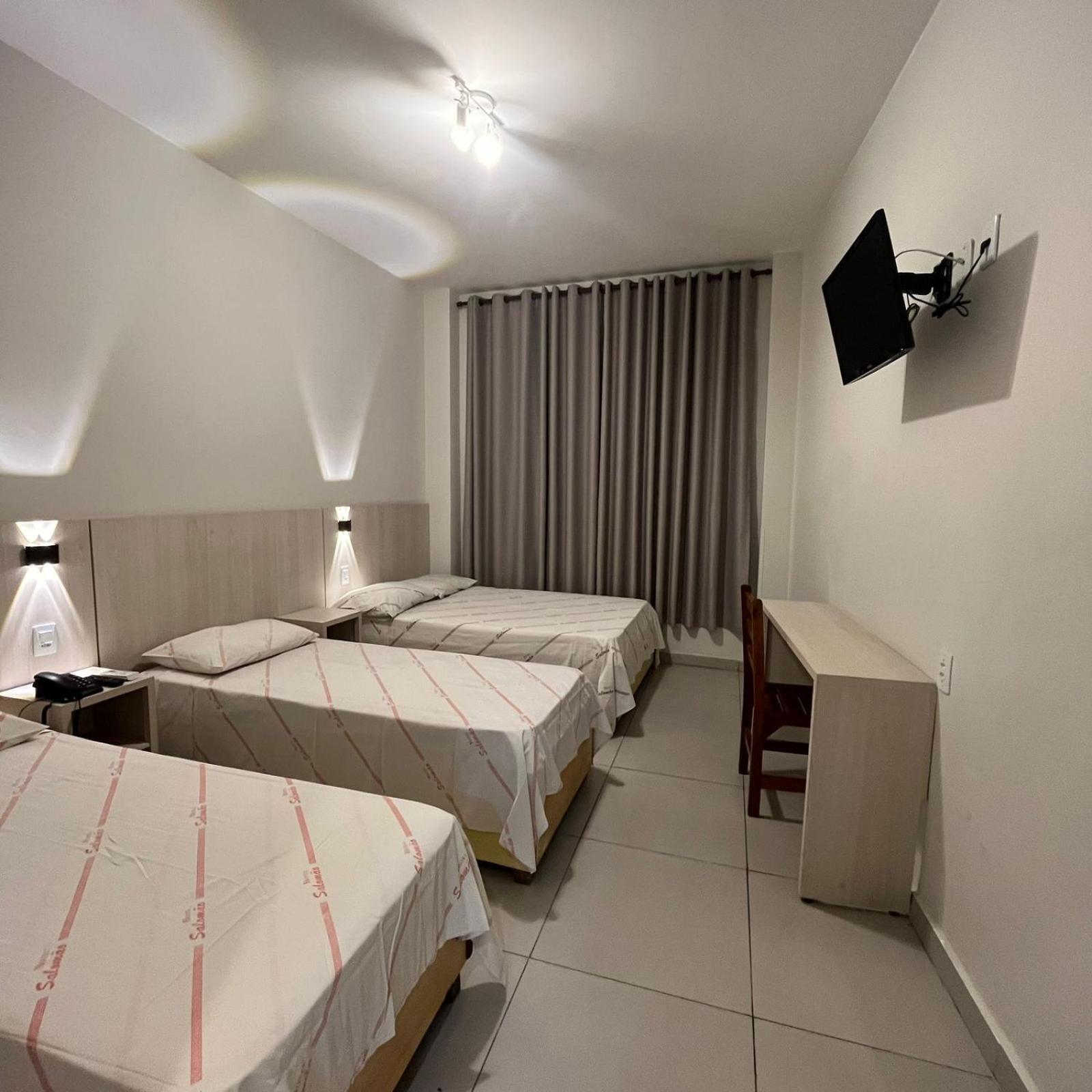 Hotel Salomão - Próximo A 25 De Março, Bom Retiro, Brás E Rua Santa Efigênia, A 2 Minutos Do Mirante Sampa Sky E Pista De Skate Anhangabaú 2*