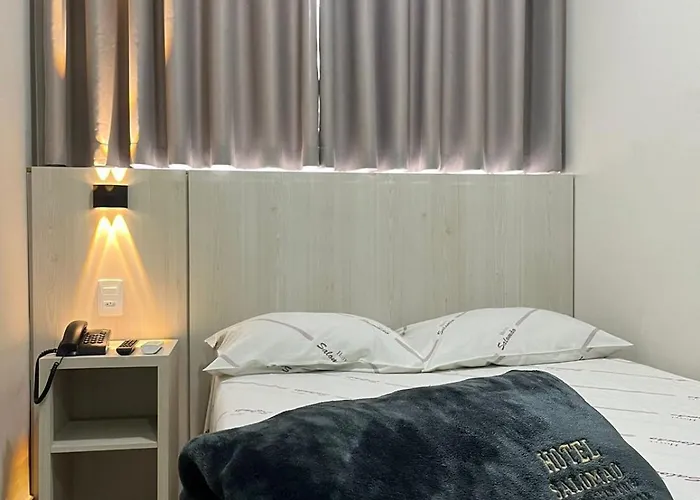 Hotel Salomão - Próximo a 25 de Março, Bom Retiro, Brás e Rua Santa Efigênia, a 2 minutos do Mirante Sampa Sky e pista de Skate Anhangabaú