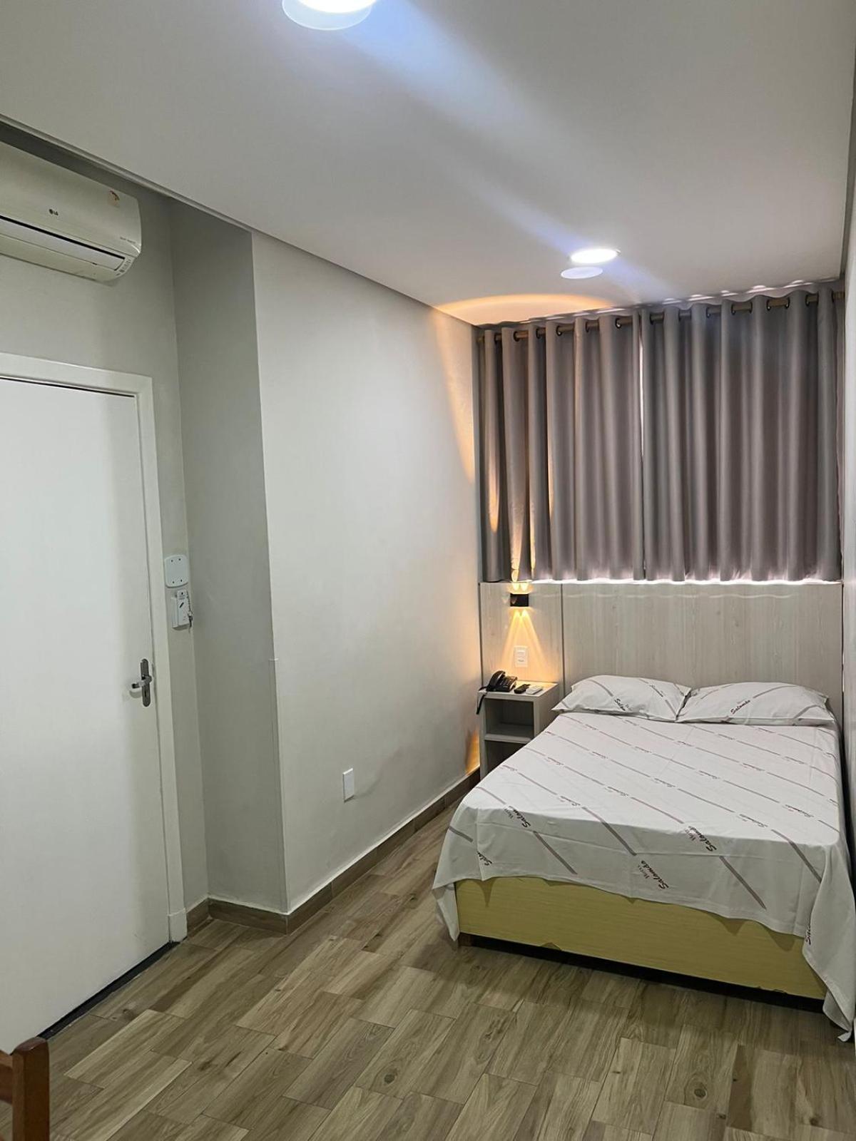 Salomão - Próximo A 25 De Março, Bom Retiro, Brás E Rua Santa Efigênia, A 2 Minutos Do Mirante Sampa Sky E Pista De Skate Anhangabaú Hotel